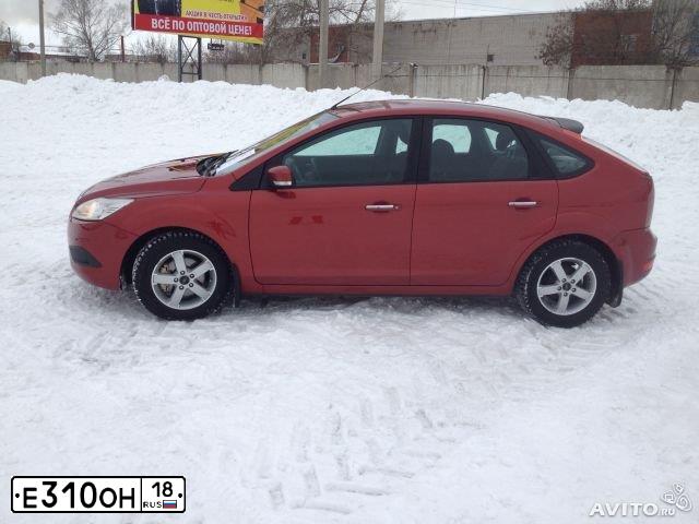 Фото автомобиля FORD FOCUS, 2008 — госномер Т458КР18. Цвет: КРАСНО-ОРАНЖЕВЫЙ