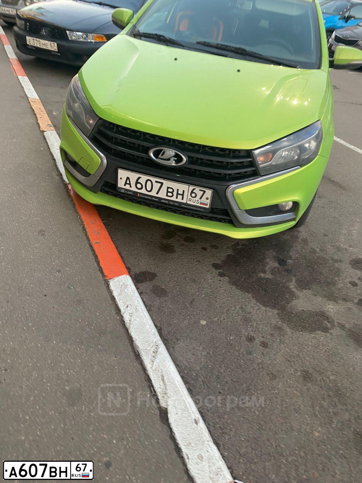 Фото автомобиля LADA VESTA, 2017 — госномер А607ВН67. Цвет: ЯРКИЙ ЗЕЛЕНО-ЖЕЛТЫЙ