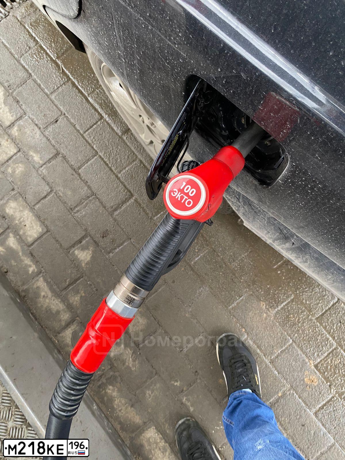 Фото автомобиля TAGAZ ACCENT, 2008 — госномер М218КЕ196. Цвет: ЧЕРНЫЙ