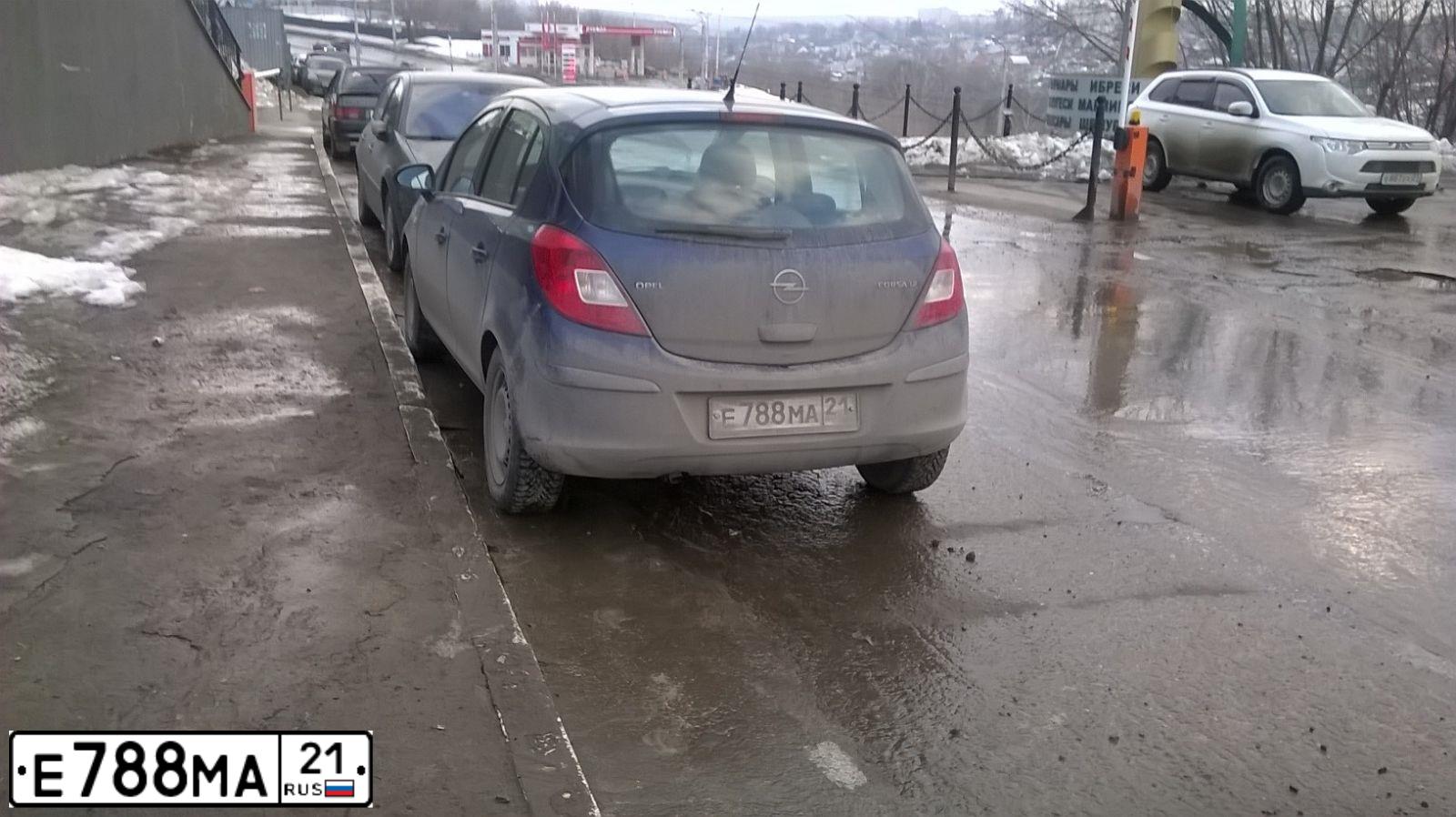 Фото автомобиля OPEL L CORSA, 2008 — госномер М458СЕ21. Цвет: синий
