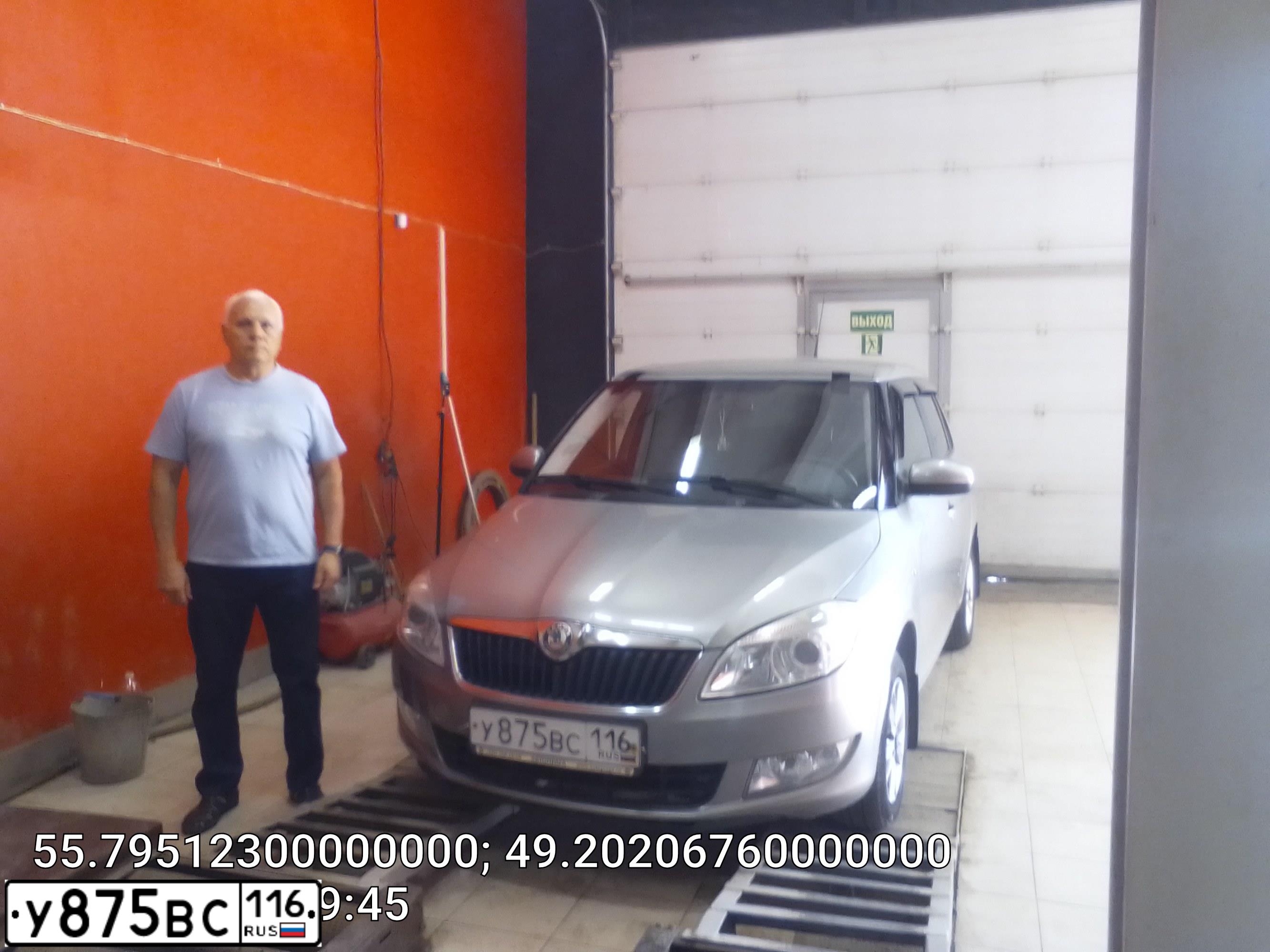 Фото автомобиля SKODA FABIA, 2011 — госномер В777ВК12. Цвет: Серый