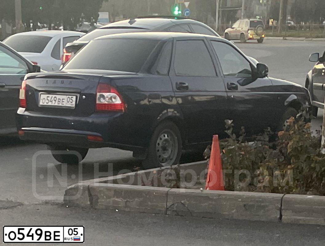Фото автомобиля LADA 2170 PRIORA, 2012 — госномер У025ОВ05