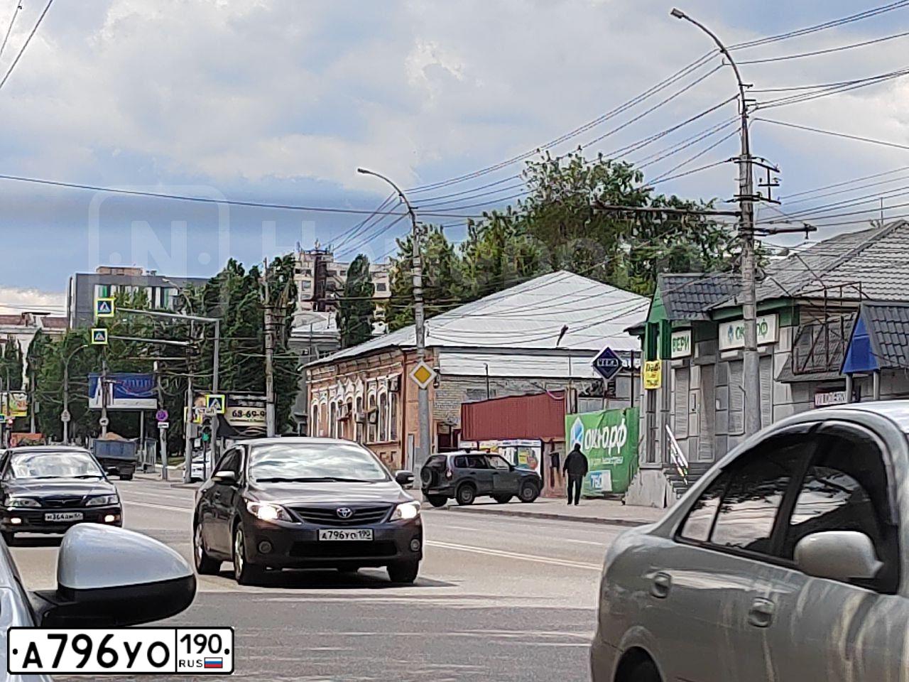 Фото автомобиля TOYOTA COROLLA, 2012 — госномер Р461КТ48. Цвет: СЕРЫЙ
