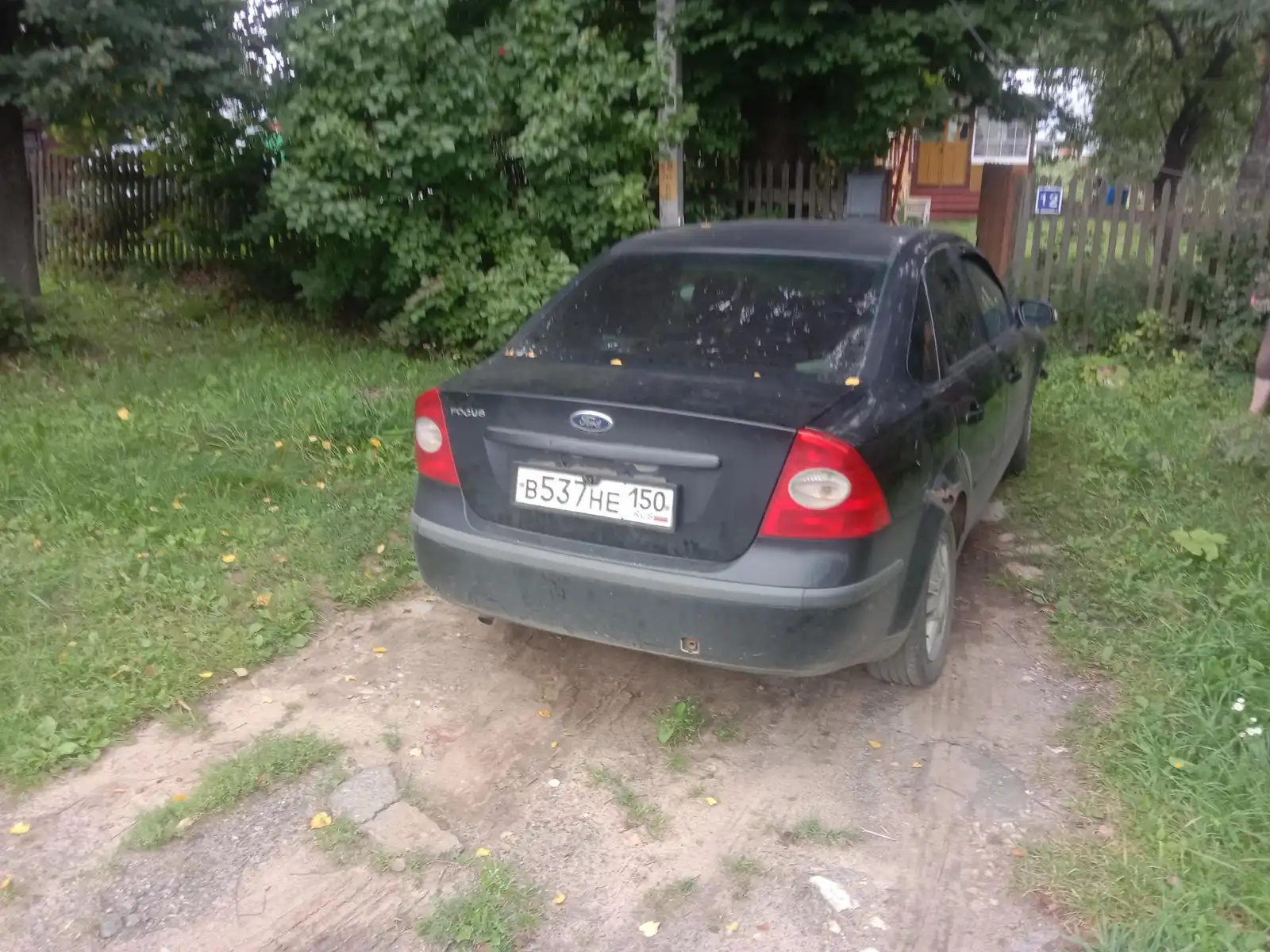 Фото автомобиля FORD FOCUS, 2007 — госномер В537НЕ150. Цвет: ЧЕРНЫЙ