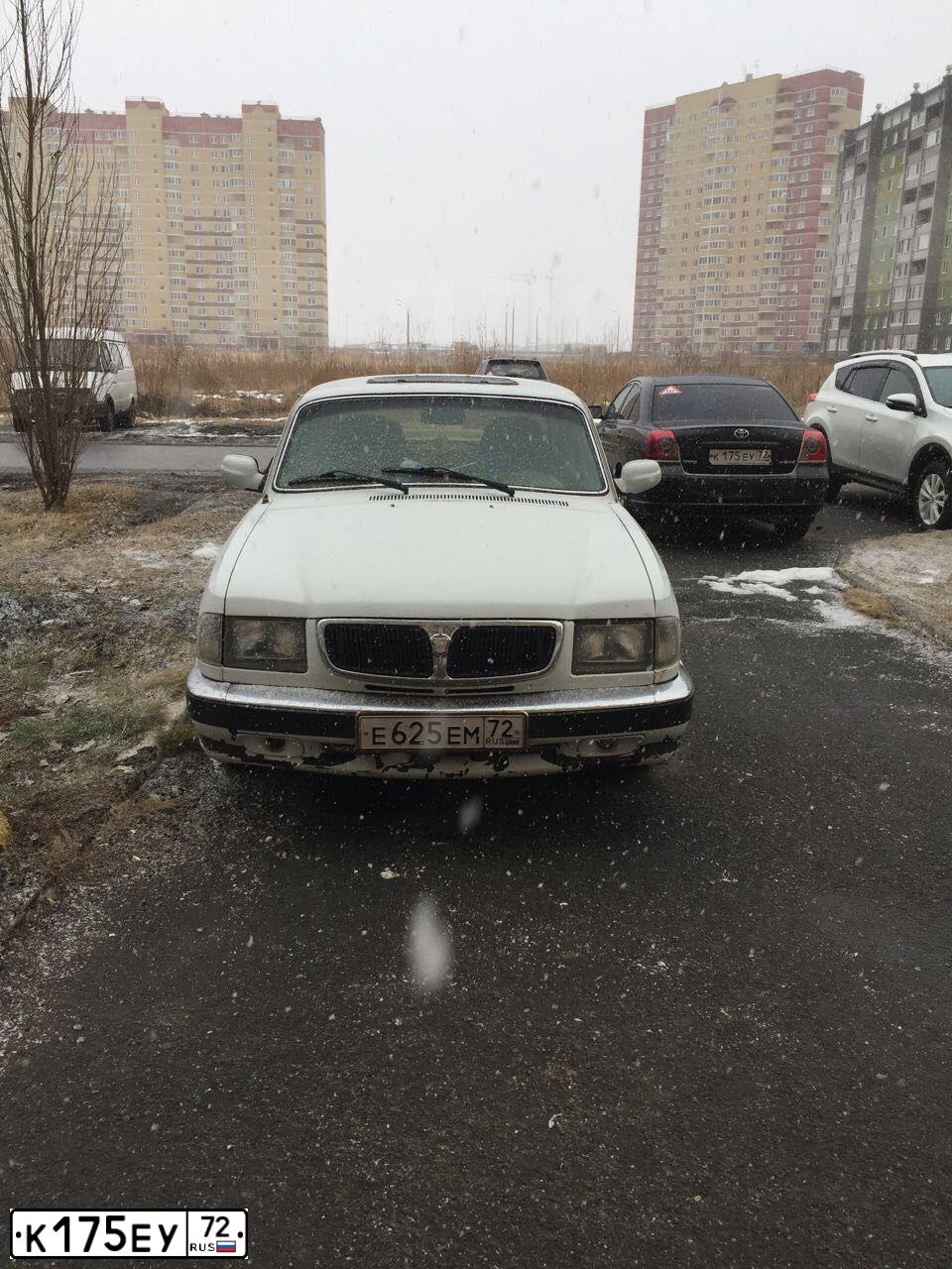 Фото автомобиля TOYOTA AVENSIS, 2007 — госномер К175ЕУ72. Цвет: ЧЕРНЫЙ
