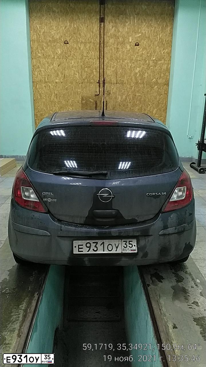 Фото автомобиля OPEL CORSA, 2007 — госномер Е931ОУ35. Цвет: ТЕМНО-СЕРЫЙ