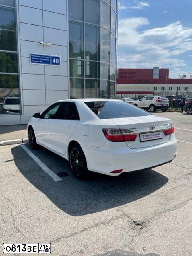 Фото автомобиля TOYOTA CAMRY, 2015 — госномер Н037СХ73. Цвет: Белый