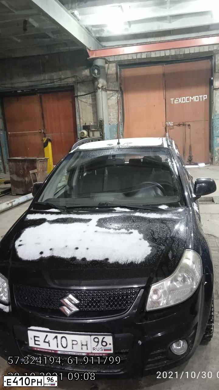 Фото автомобиля SUZUKI SX 4, 2007 — госномер Е410РН96. Цвет: ЧЕРНЫЙ