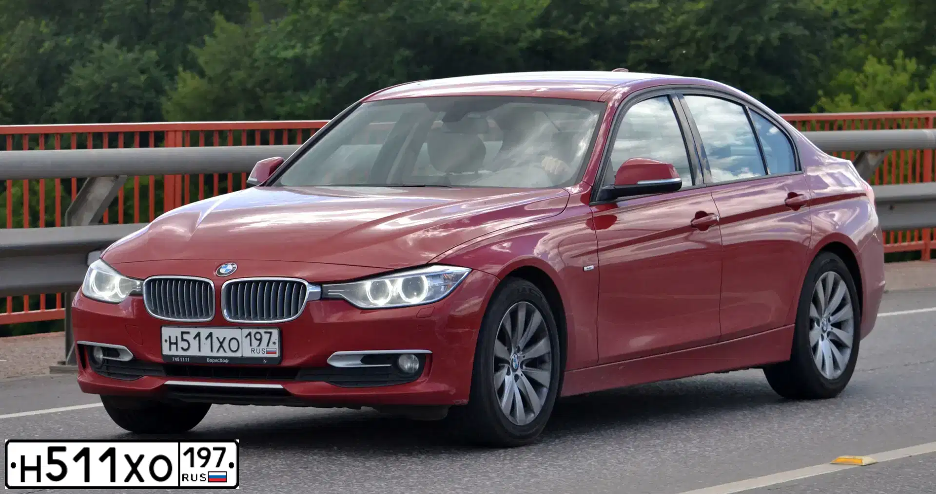 Фото автомобиля BMW SERIE 3, 2012 — госномер Н511ХО197. Цвет: КРАСНЫЙ