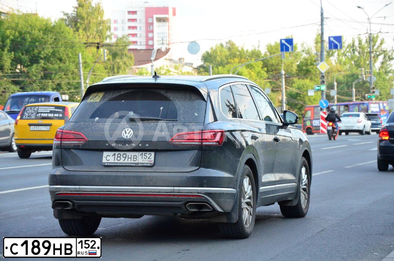 Фото автомобиля VOLKSWAGEN TOUAREG, 2019 — госномер С189НВ152. Цвет: ЧЕРНЫЙ