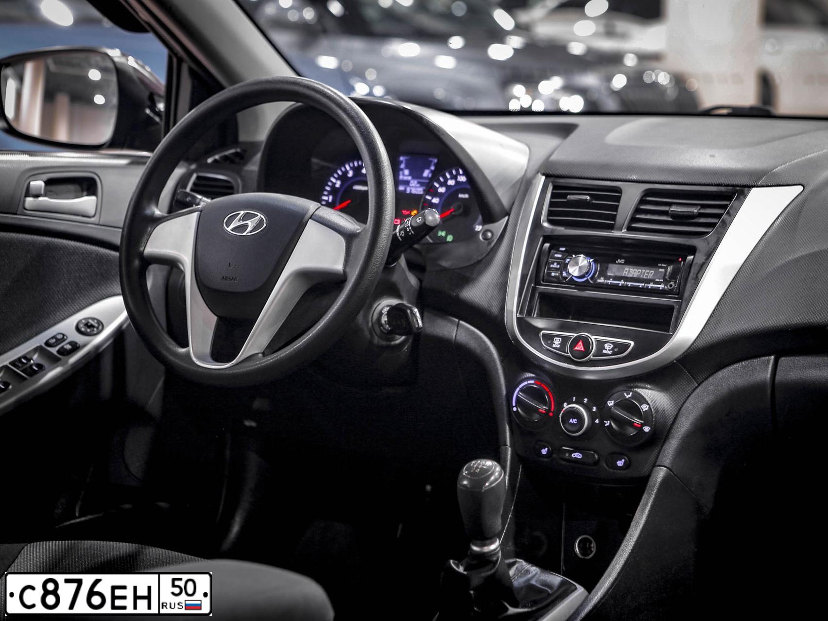 Фото автомобиля HYUNDAI SOLARIS, 2013 — госномер К216КО134. Цвет: ФИОЛЕТОВЫЙ