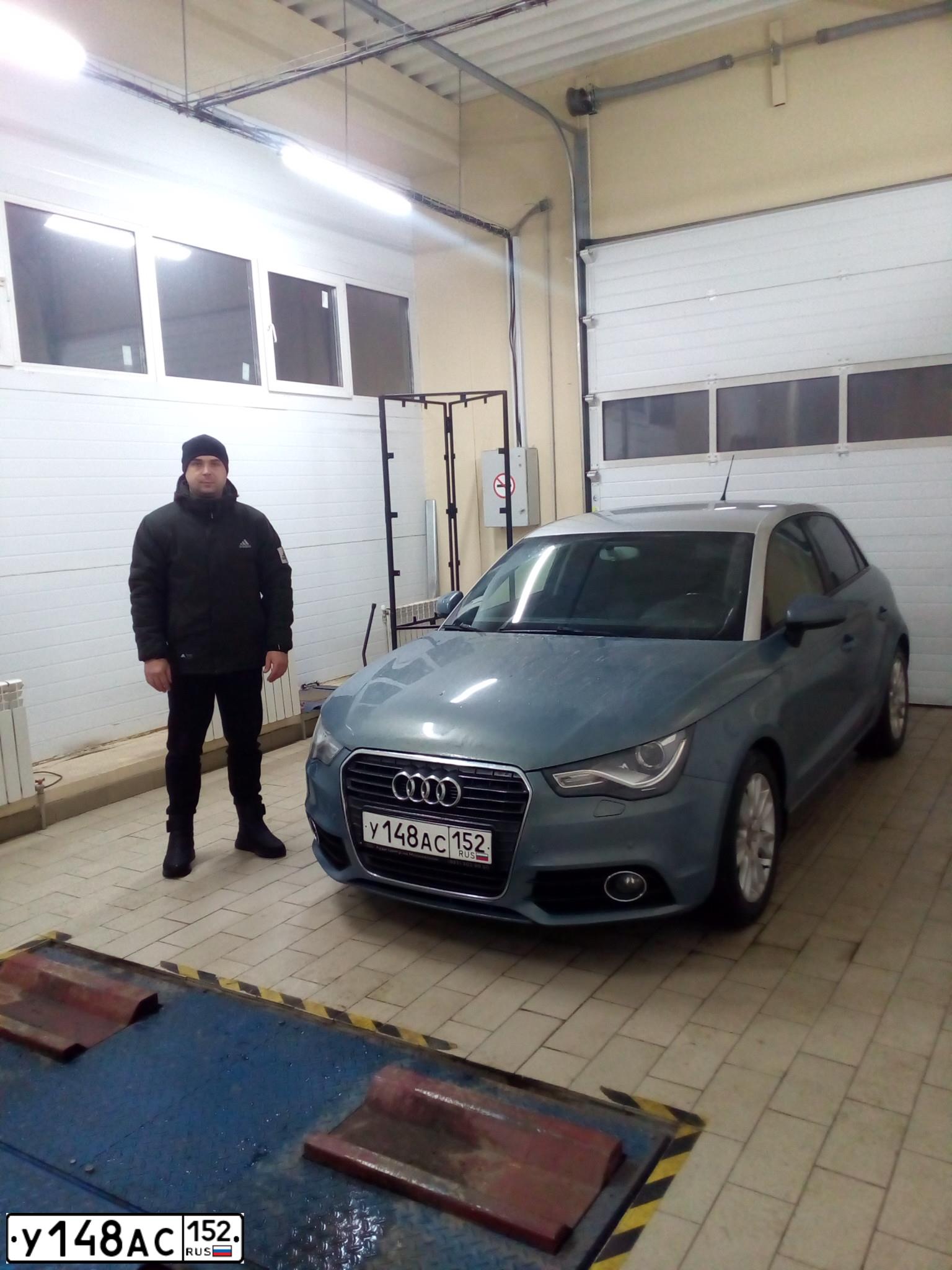 Фото автомобиля AUDI A1 SPORTBACK, 2013 — госномер Н777СО52. Цвет: СЕРО-СИНИЙ
