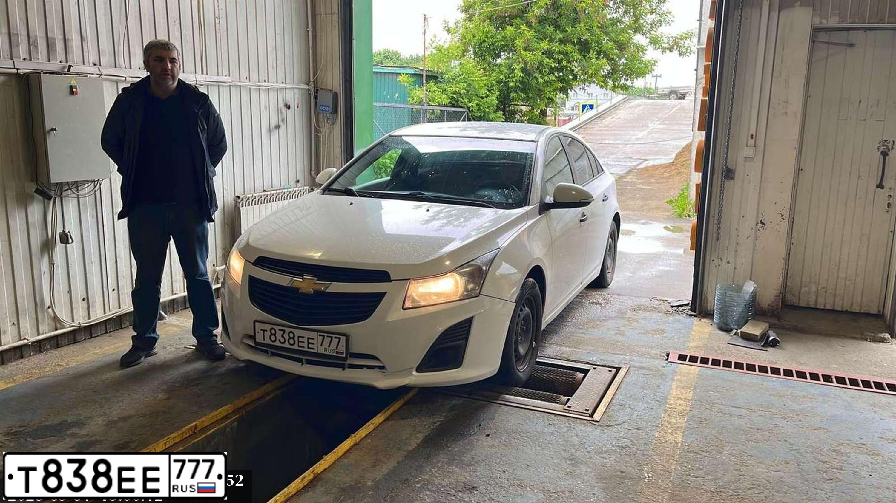 Фото автомобиля CHEVROLET CRUZE, 2014 — госномер Т838ЕЕ777. Цвет: Белый
