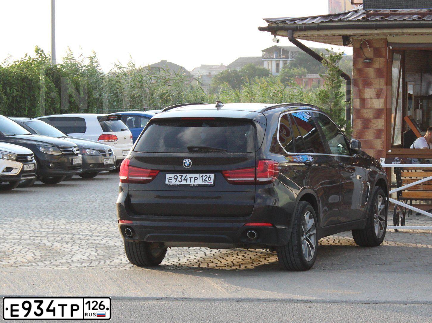 Фото автомобиля BMW X5, 2015 — госномер М978КМ95. Цвет: КОРИЧНЕВЫЙ