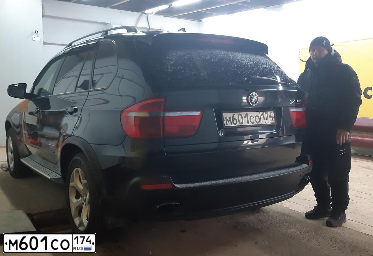 Фото автомобиля BMW X5, 2008 — госномер М601СО174. Цвет: ЧЕРНЫЙ