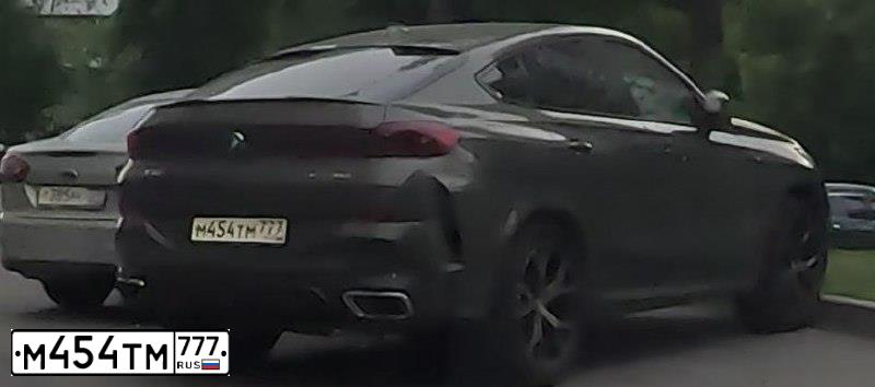 Фото автомобиля NISSAN QASHQAI, 2016 — госномер М454ТМ777. Цвет: Белый