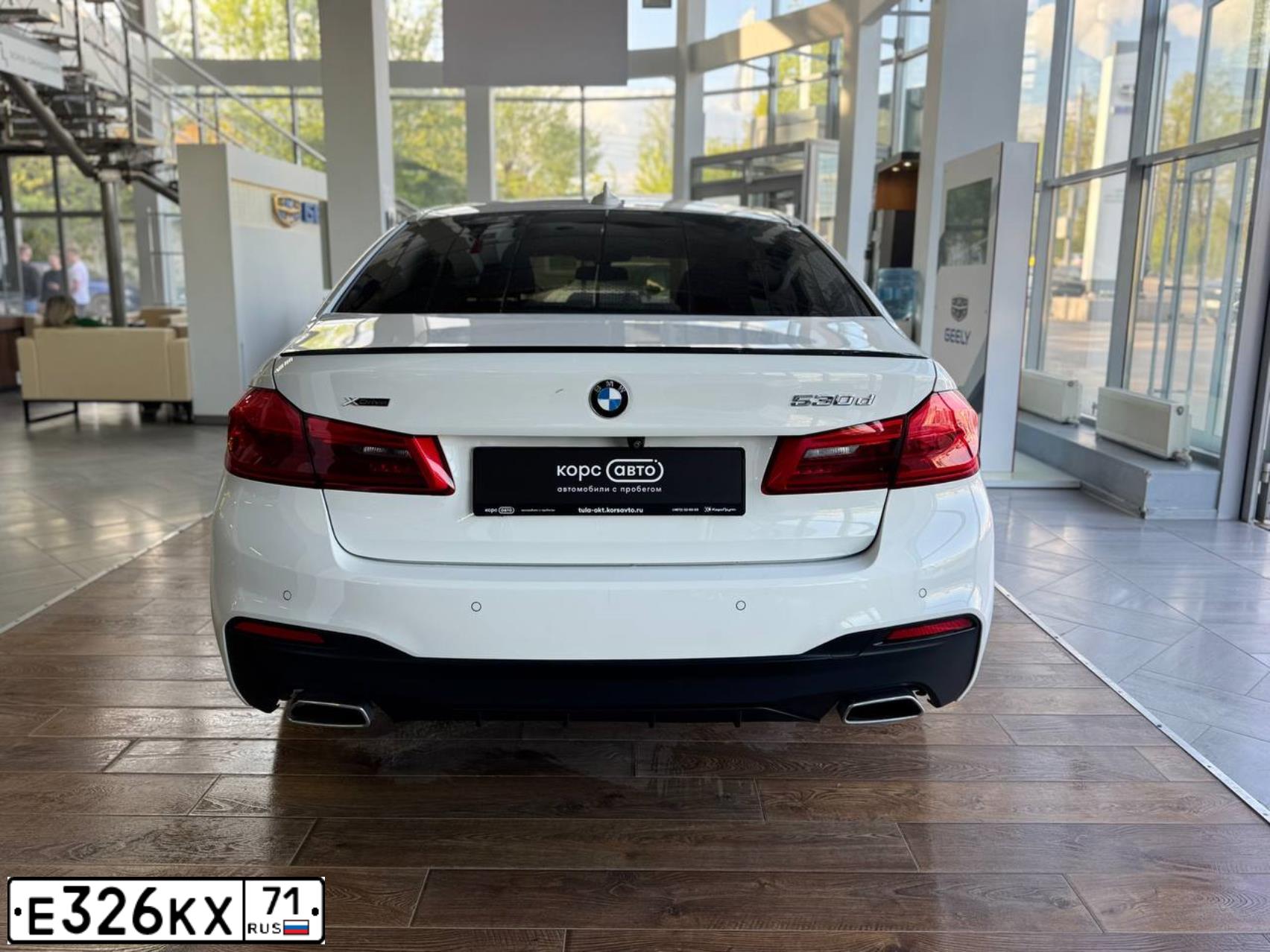 Фото автомобиля BMW 530D, 2019 — госномер С947АЕ46. Цвет: Белый