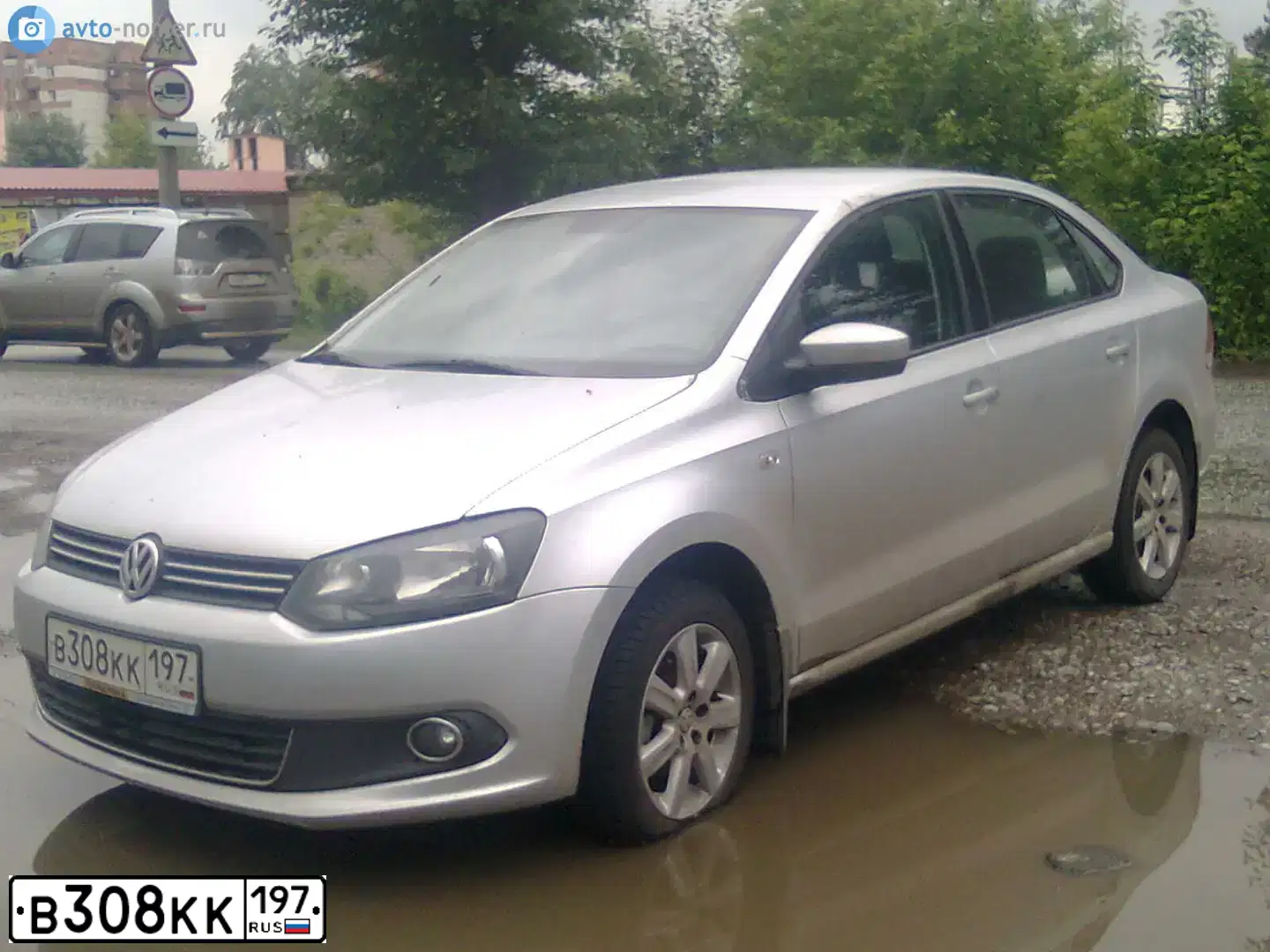 Фото автомобиля VOLKSWAGEN POLO, 2010 — госномер А873МО198. Цвет: СЕРЕБРИСТЫЙ