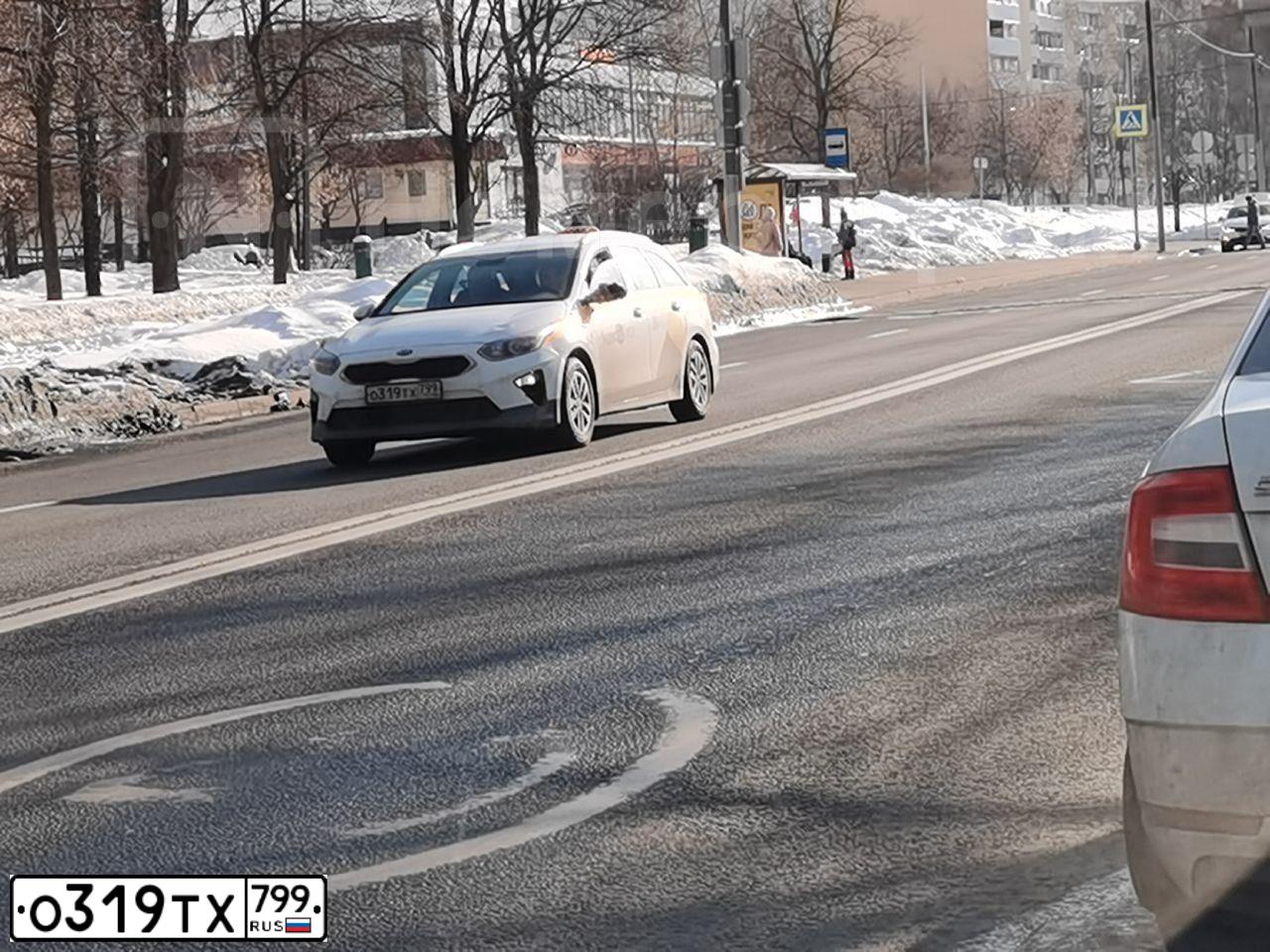 Фото автомобиля KIA CEE'D, 2020 — госномер В556ЕК323. Цвет: Белый