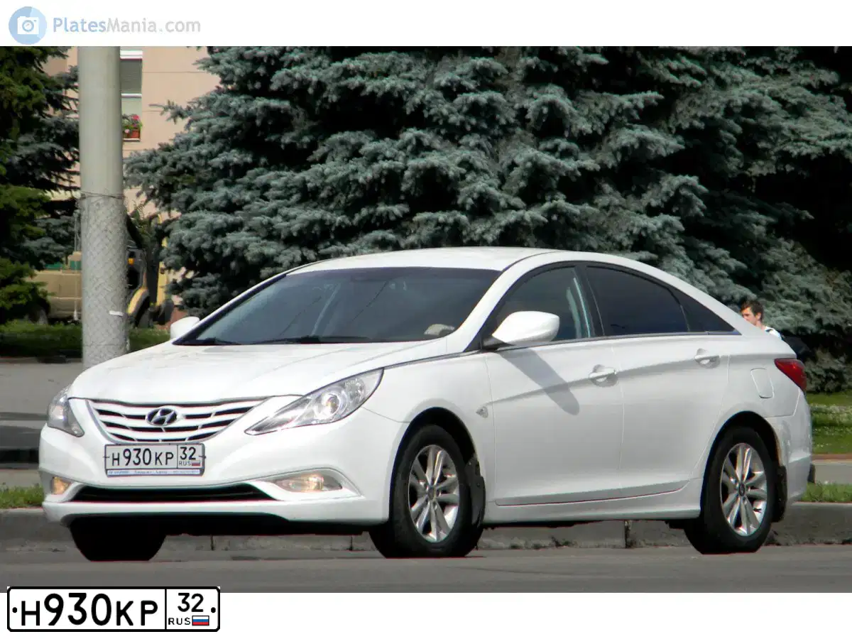 Фото автомобиля HYUNDAI SONATA, 2011 — госномер Н930КР32. Цвет: БЕЛЫЙ
