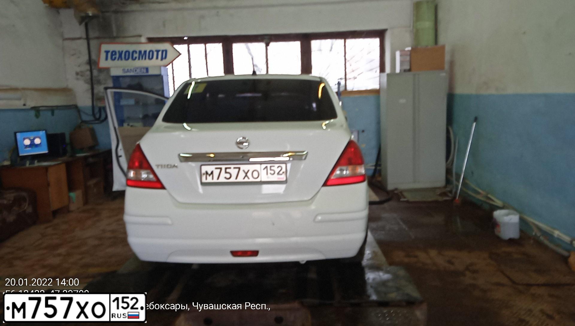 Фото автомобиля NISSAN TIIDA, 2011 — госномер М757ХО152. Цвет: Белый
