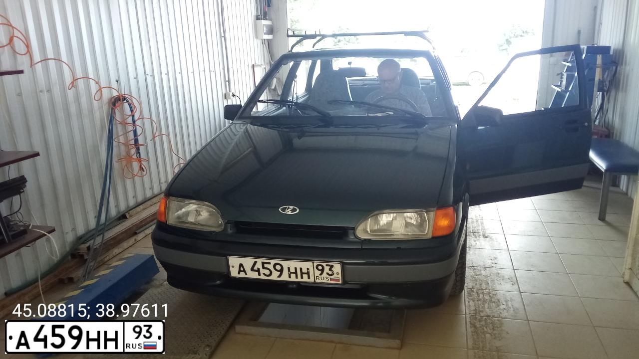 Фото автомобиля LADA 2114 SAMARA, 2007 — госномер У762ОЕ193. Цвет: Темно-зеленый