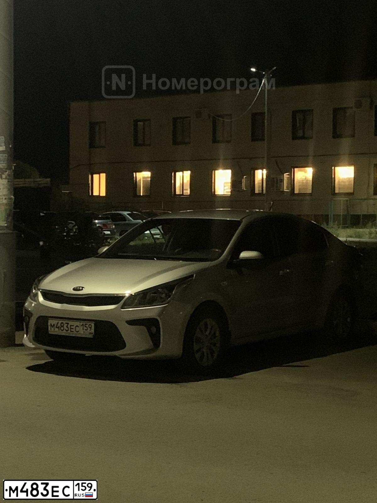 Фото автомобиля KIA RIO, 2018 — госномер М483ЕС159. Цвет: Серебристый