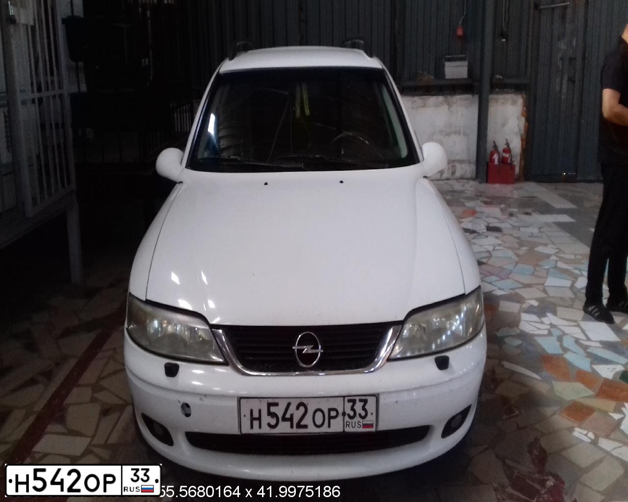 Фото автомобиля OPEL VECTRA, 2000 — госномер О554СА33. Цвет: БЕЛЫЙ