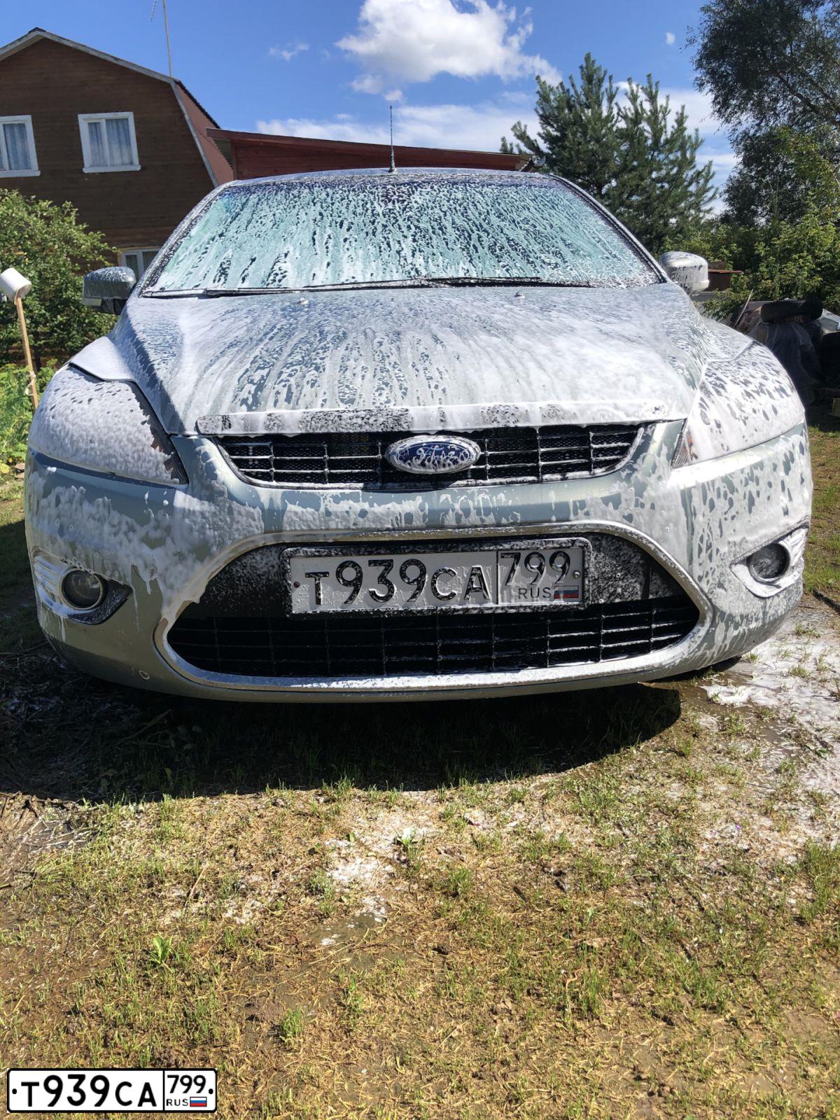 Фото автомобиля FORD FOCUS, 2010 — госномер Т939СА799. Цвет: СЕРЫЙ