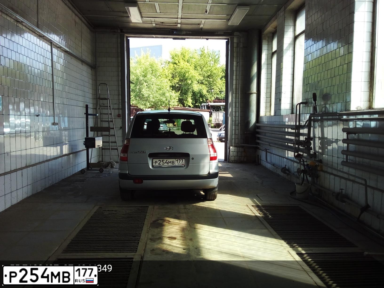 Фото автомобиля HYUNDAI MATRIX, 2006 — госномер Р254МВ177. Цвет: СЕРЫЙ МЕТАЛЛИК