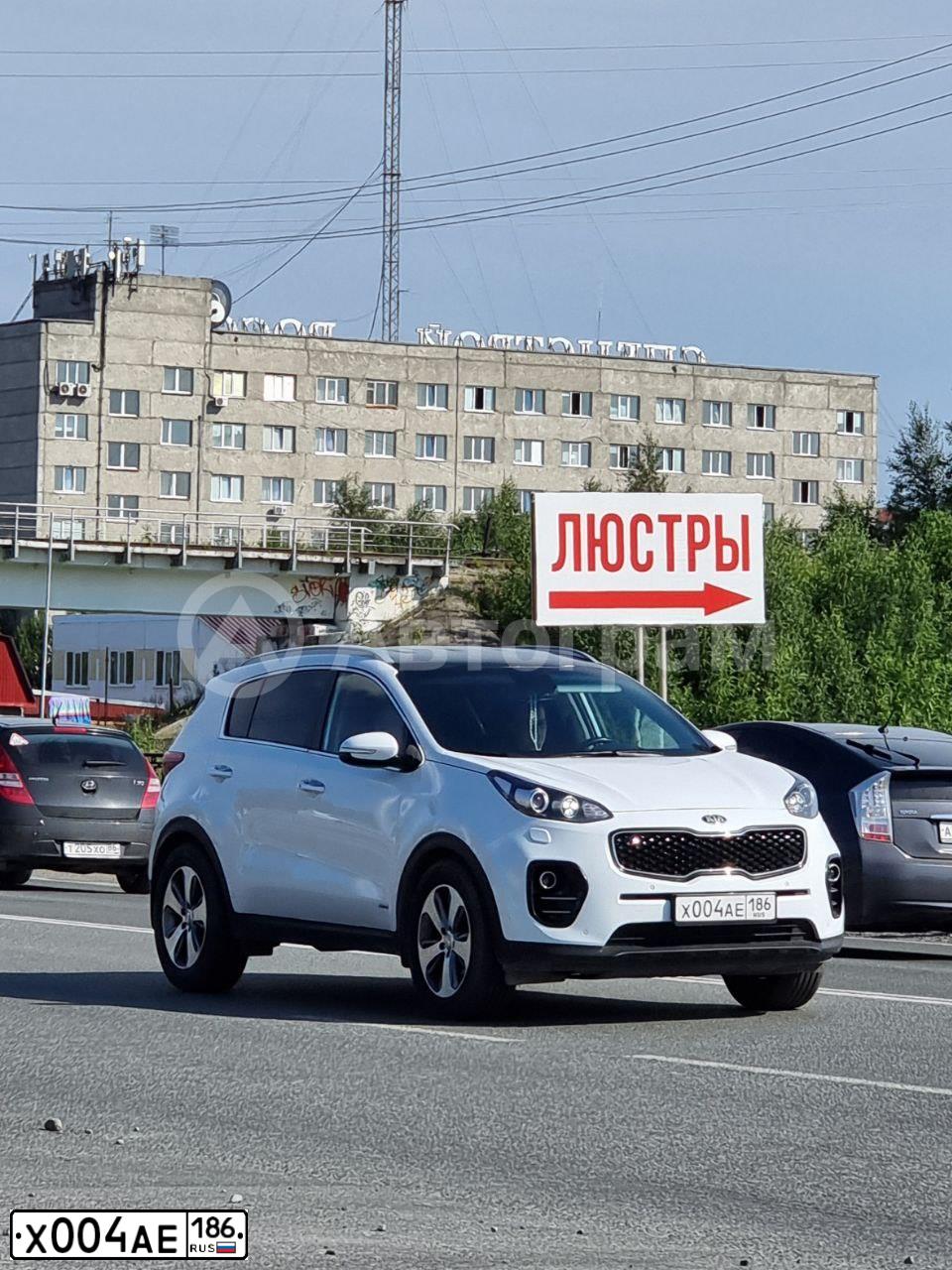 Фото автомобиля LADA 1118 KALINA, 2008 — госномер В919ТХ186. Цвет: СВЕТЛО-ЗЕЛЕНЫЙ