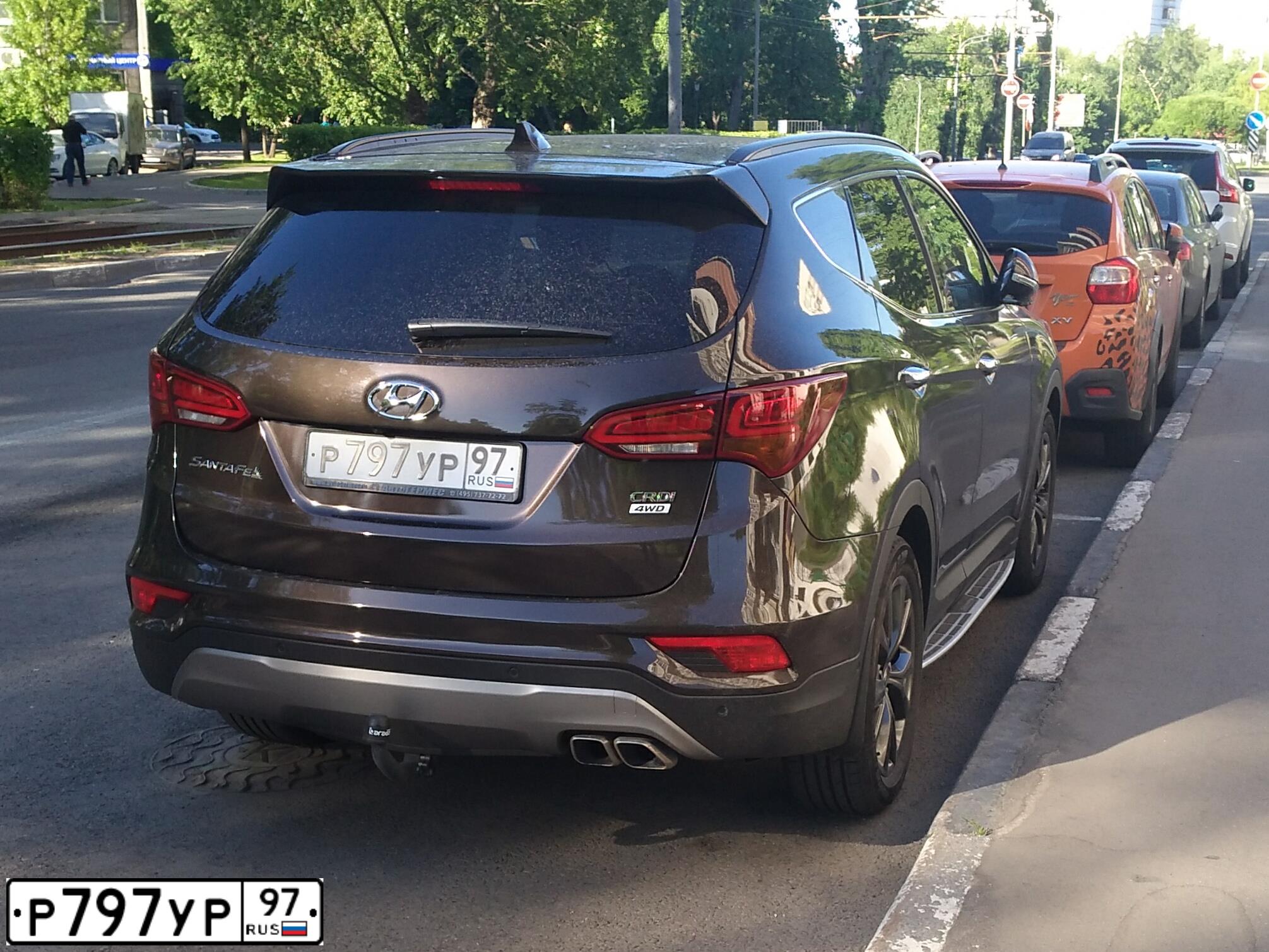 Фото автомобиля HYUNDAI SANTA FE, 2017 — госномер Р797УР97. Цвет: Коричневый