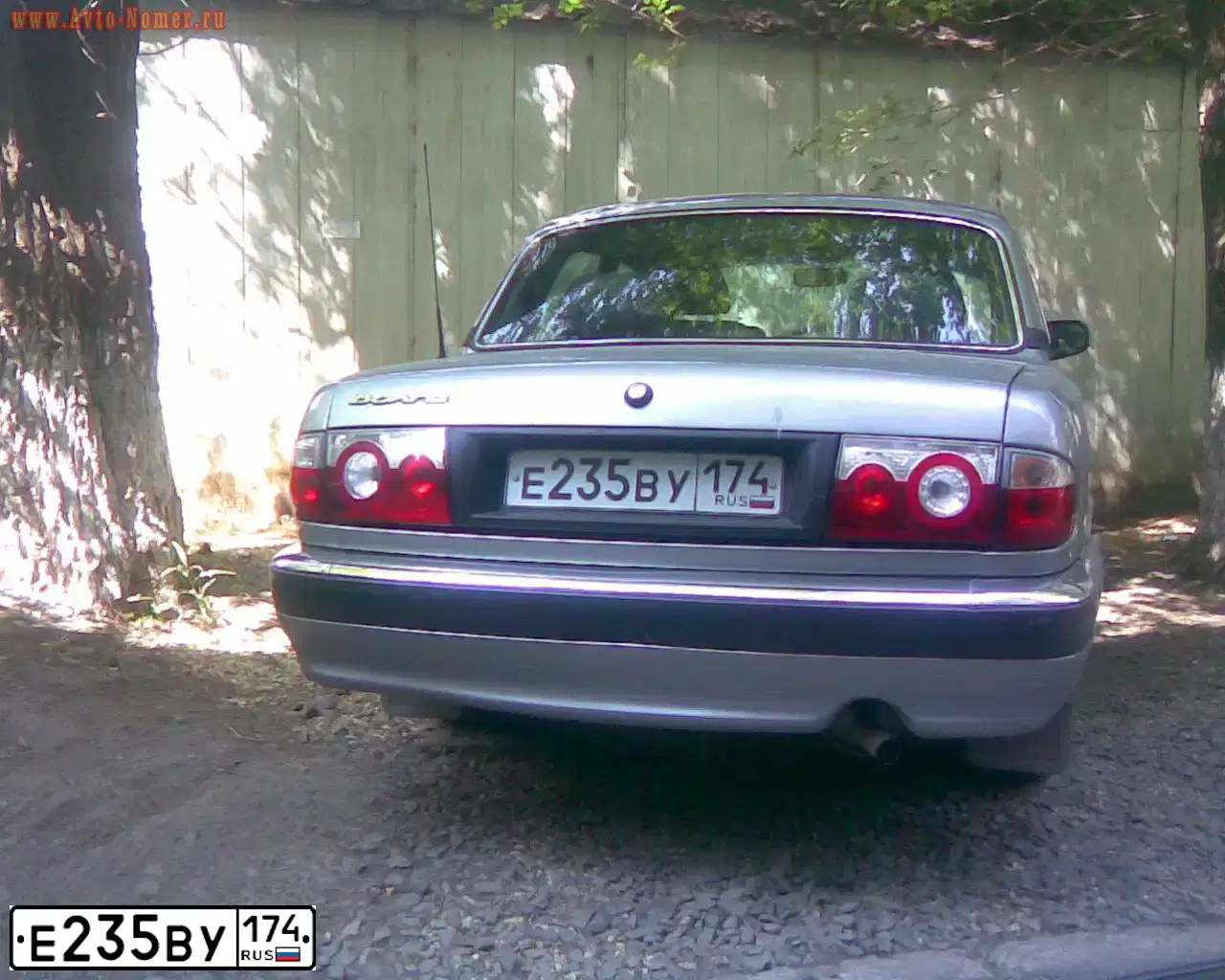 Фото автомобиля GAZ 3110 WOLGA, 2008 — госномер Е235ВУ174. Цвет: СЕРЕБРИСТЫЙ
