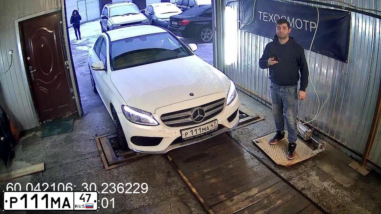 Фото автомобиля MERCEDES-BENZ ML350, 2005 — госномер Е879УН797. Цвет: Серебристый