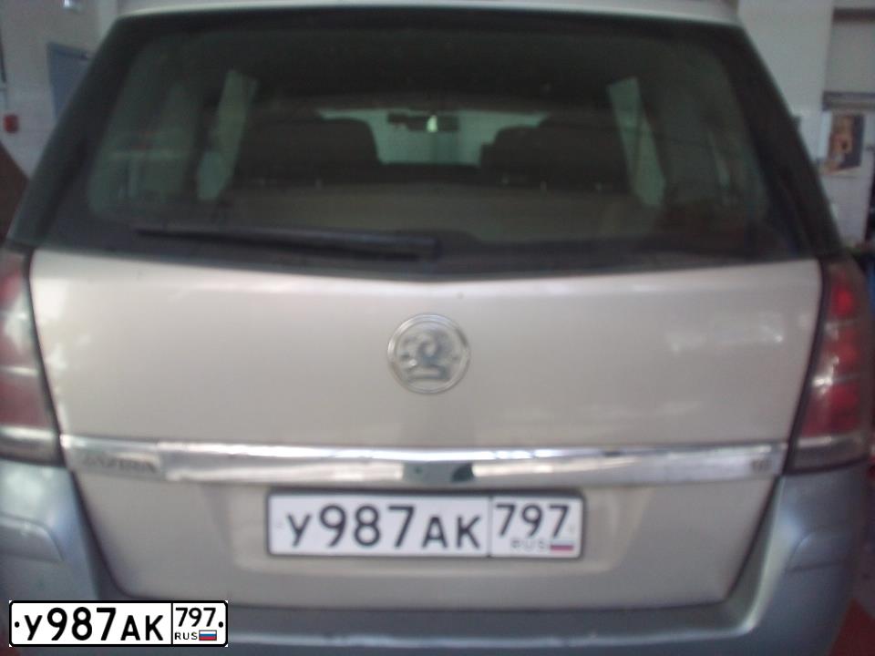 Фото автомобиля OPEL ZAFIRA, 2006 — госномер У987АК797. Цвет: Серый