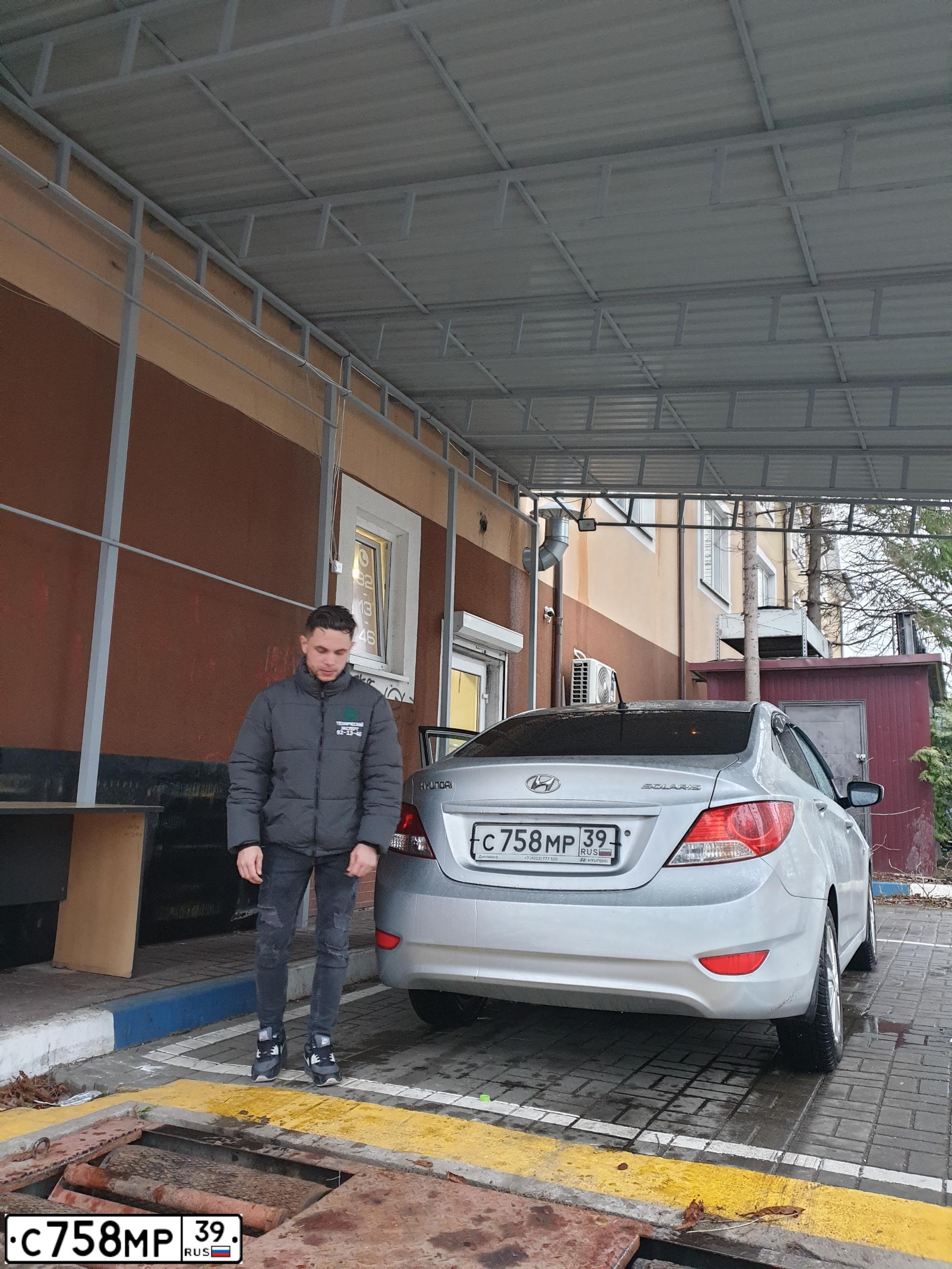 Фото автомобиля HYUNDAI SOLARIS, 2011 — госномер С758МР39. Цвет: СЕРЕБРИСТЫЙ