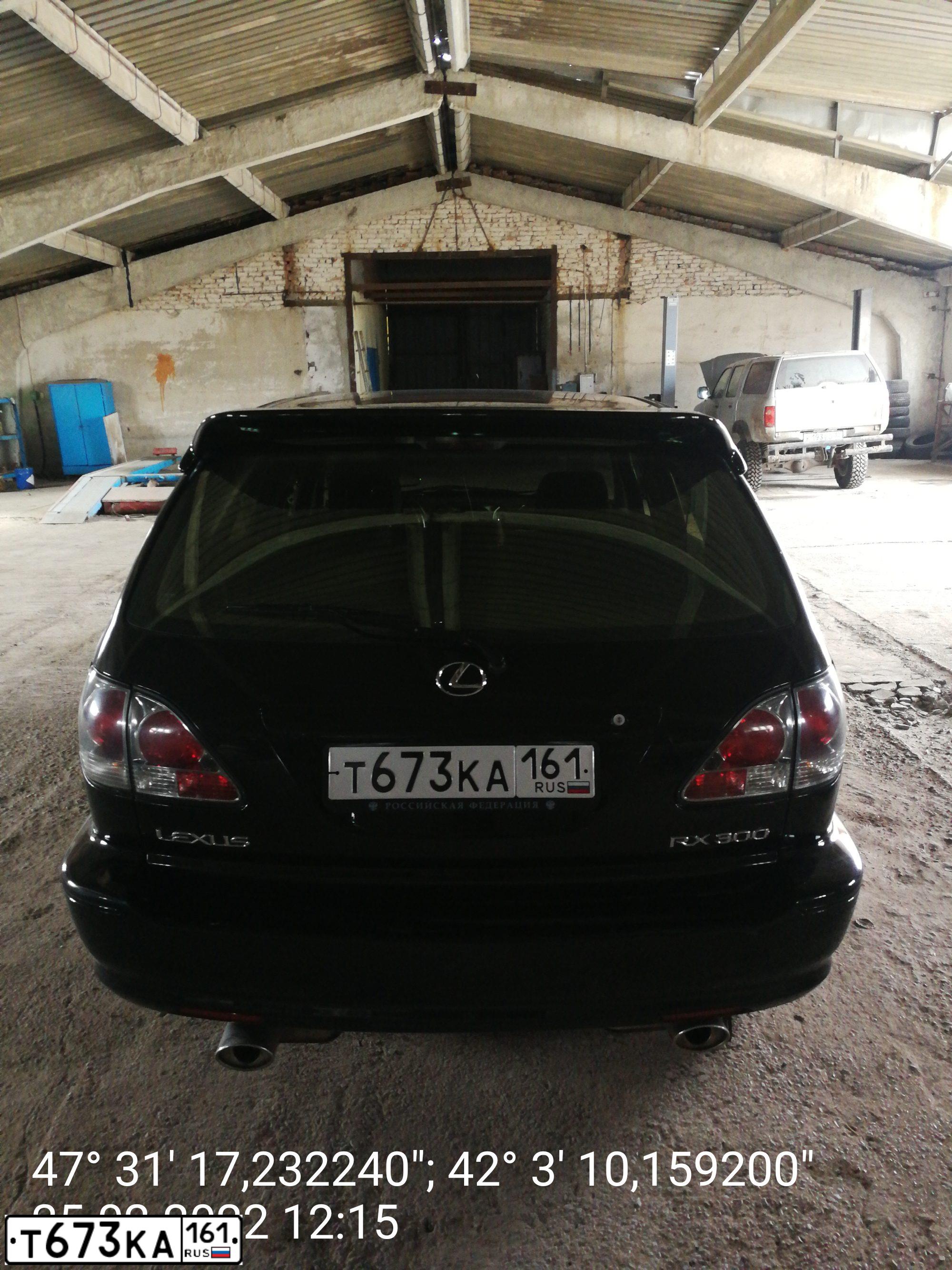 Фото автомобиля LEXUS RX, 2000 — госномер Т673КА161