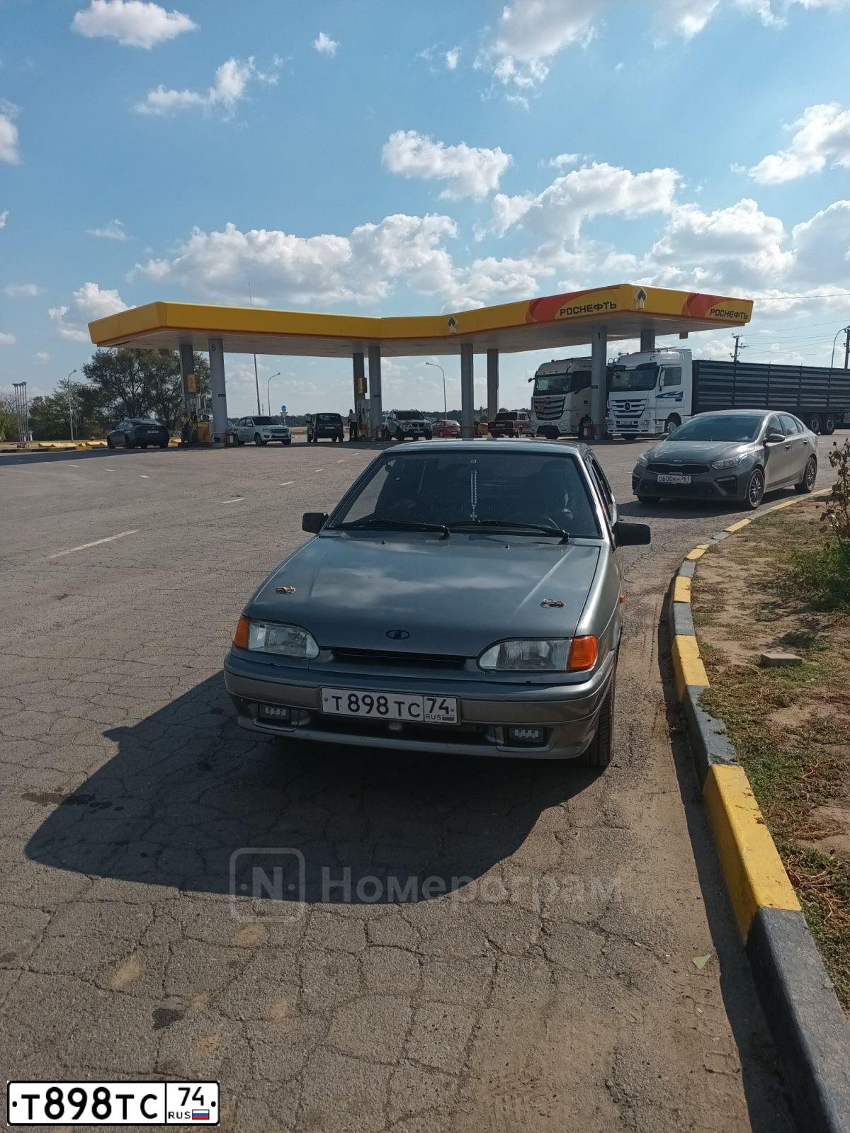 Фото автомобиля LADA 2115 SAMARA, 2005 — госномер Т898ТС74. Цвет: СРЕДНИЙ СЕРО-ЗЕЛЕНЫЙ МЕТ.