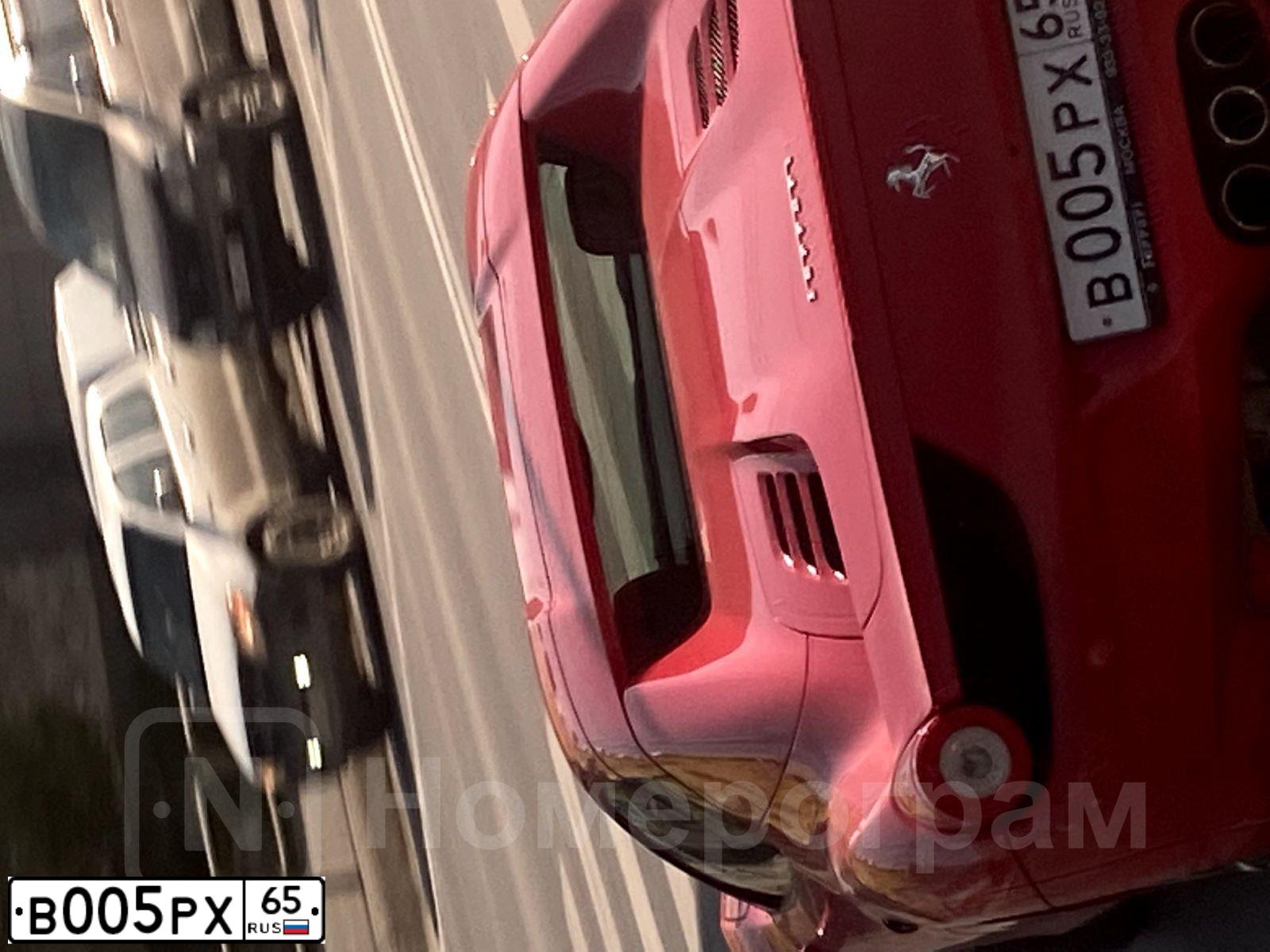 Фото автомобиля FERRARI F 458, 2014 — госномер В005РХ65. Цвет: КРАСНЫЙ