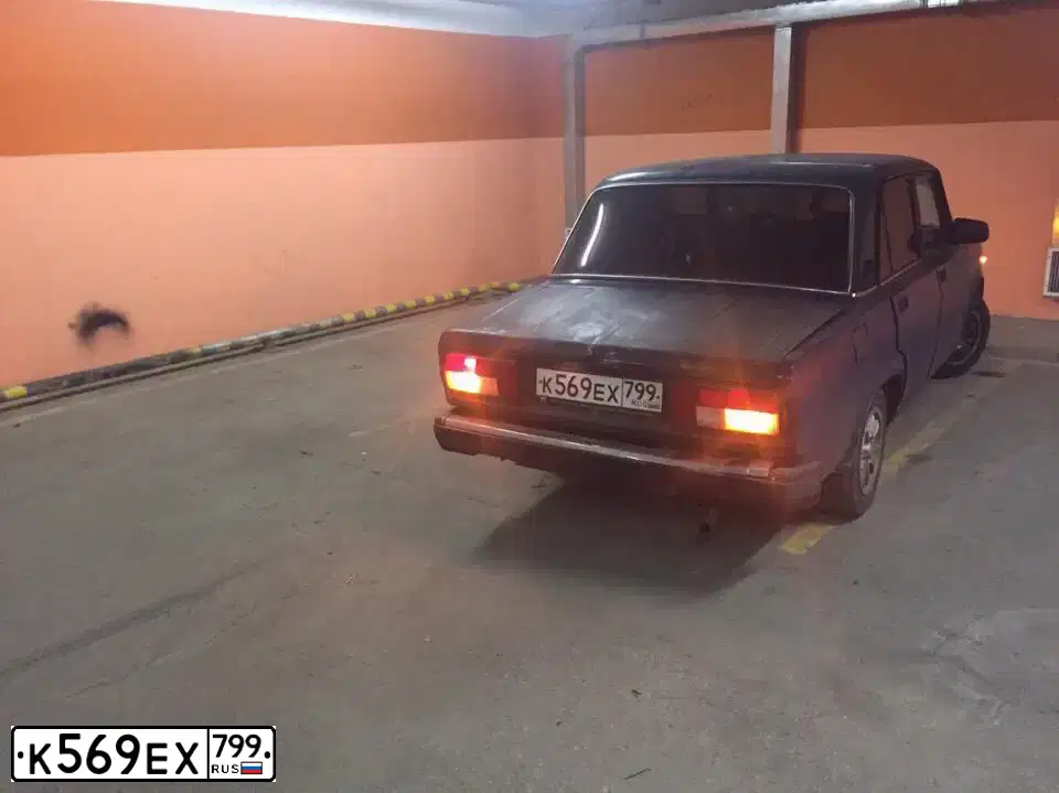 Фото автомобиля LADA 2105, 2004 — госномер К569ЕХ799. Цвет: СИНИЙ