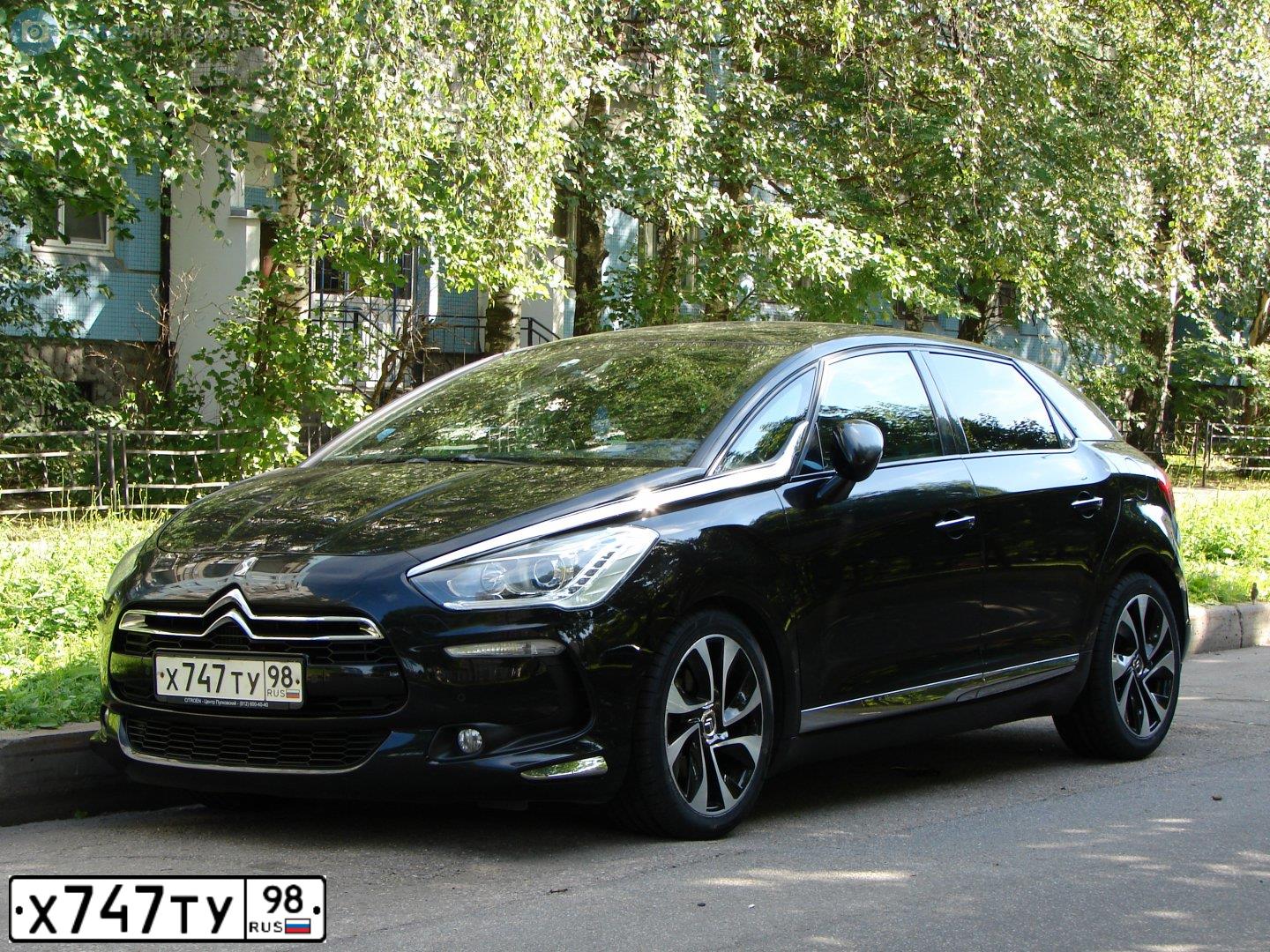 Фото автомобиля CITROEN DS5, 2013 — госномер Х747ТУ98. Цвет: ЧЕРНЫЙ