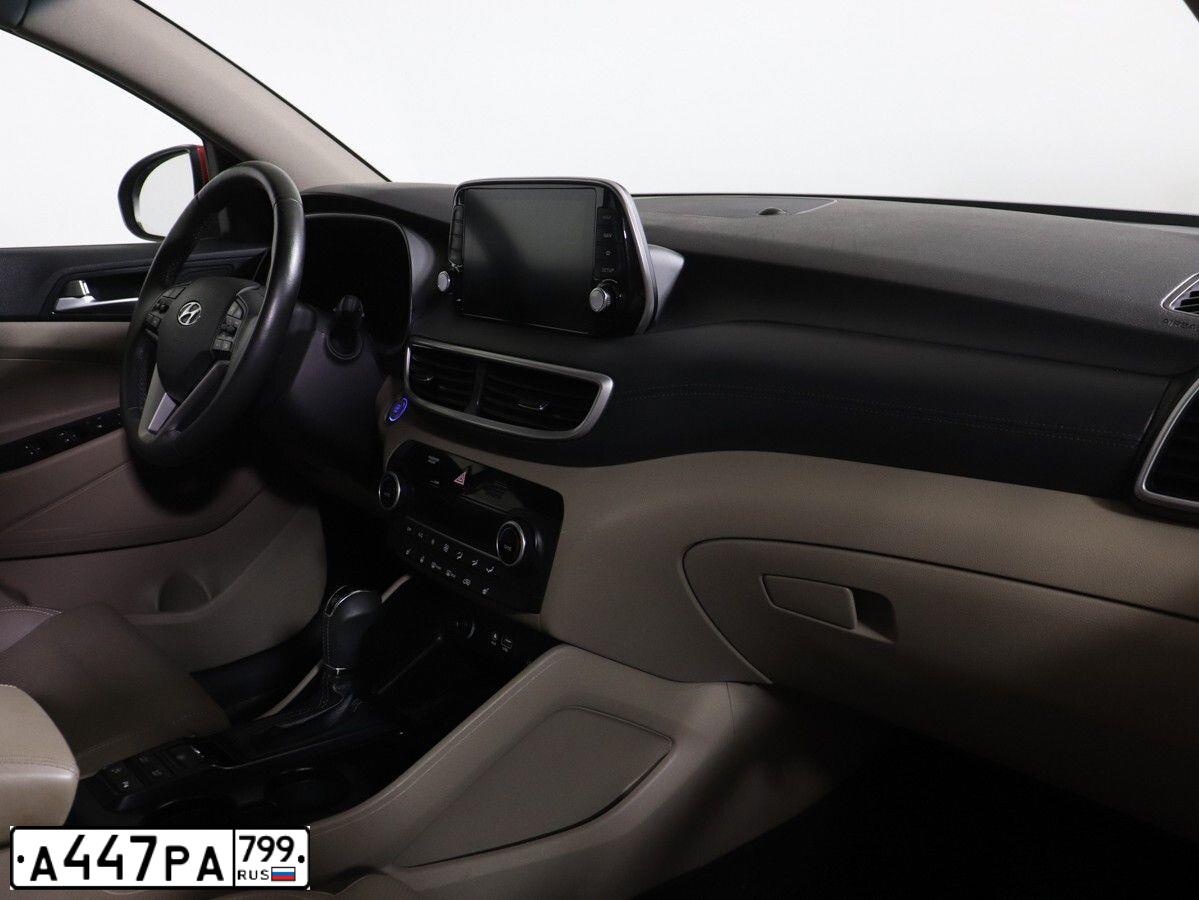 Фото автомобиля HYUNDAI TUCSON, 2019 — госномер С994ОХ790. Цвет: КРАСНЫЙ