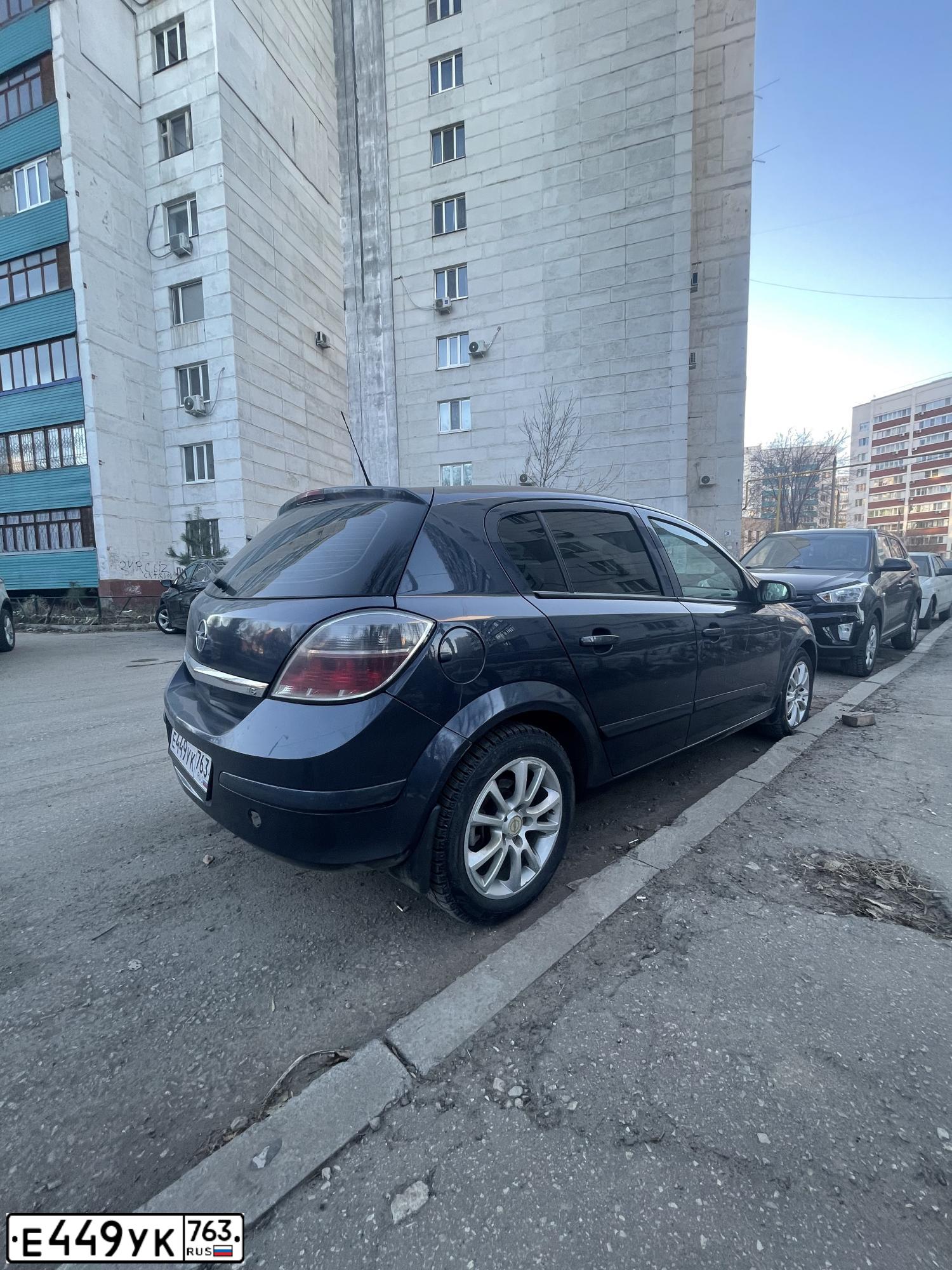 Фото автомобиля OPEL ASTRA, 2007 — госномер Е449УК763. Цвет: СЕРЫЙ ТЕМНЫЙ