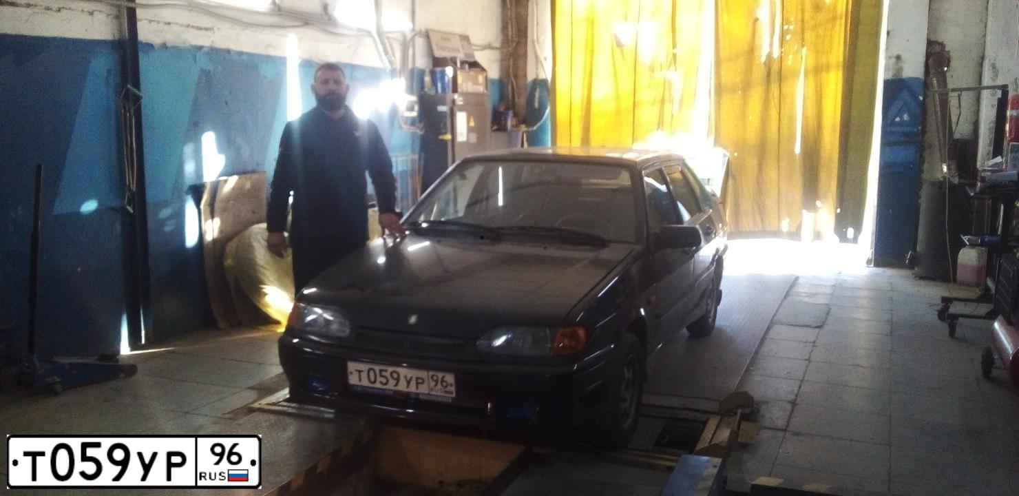 Фото автомобиля LADA 2115 SAMARA, 2006 — госномер Т998ВМ196. Цвет: ЧЕРНЫЙ
