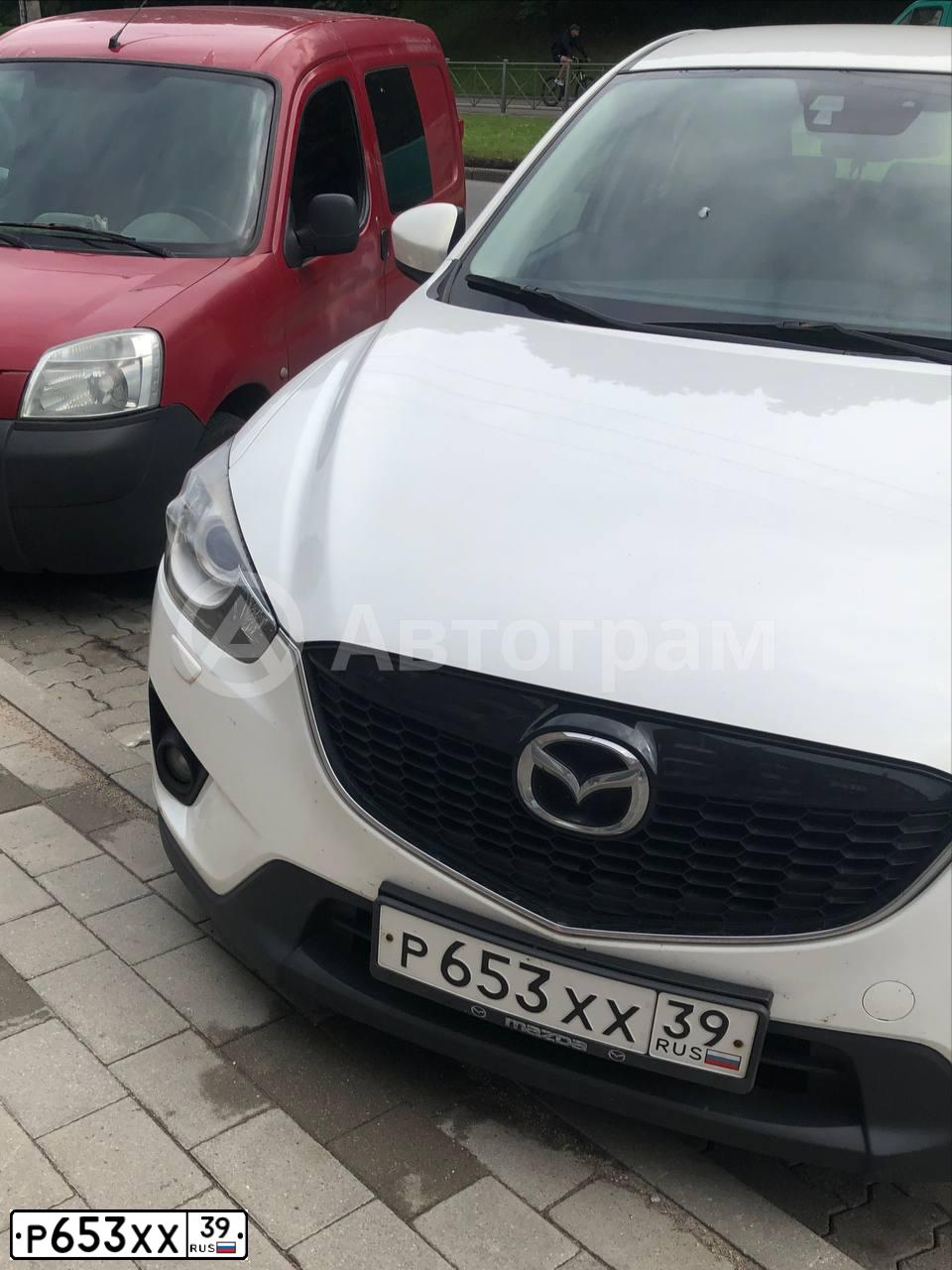 Фото автомобиля MAZDA CX-5, 2013 — госномер В411ОМ178. Цвет: БЕЛЫЙ ПЕРЛАМУТР