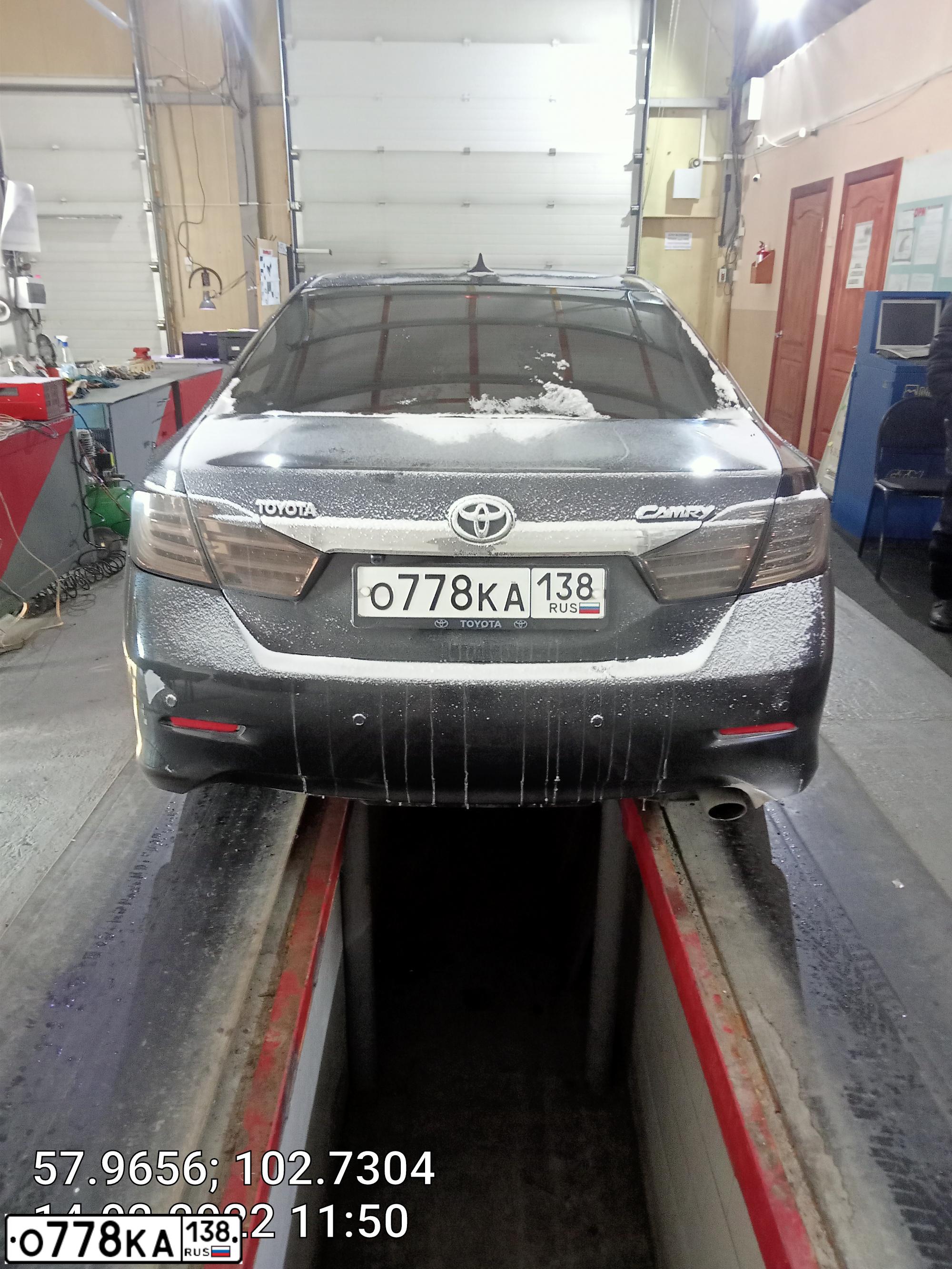 Фото автомобиля TOYOTA CAMRY, 2013 — госномер О778КА138. Цвет: ЧЕРНЫЙ МЕТАЛЛИК