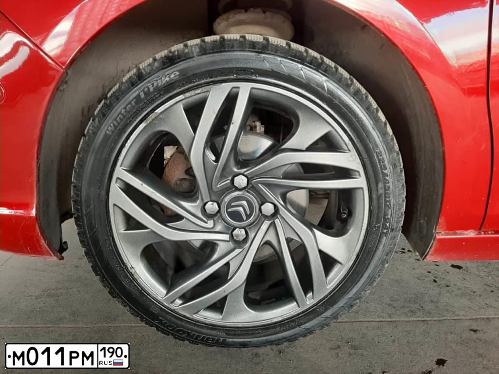 Фото автомобиля CITROEN C4, 2011 — госномер М011РМ190. Цвет: КРАСНЫЙ