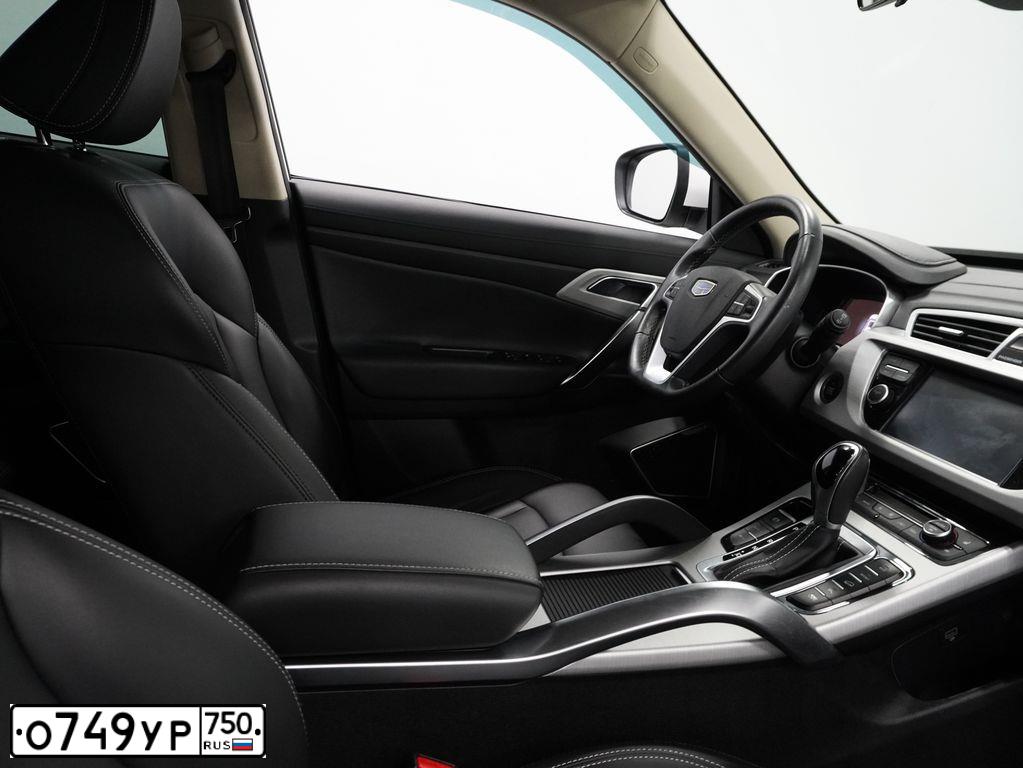 Фото автомобиля GEELY Y ATLAS, 2019 — госномер О749УР750. Цвет: Белый