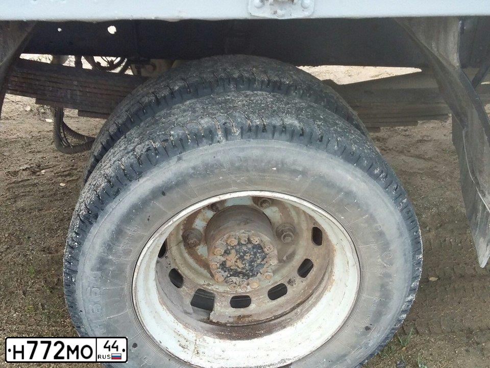Фото автомобиля ГАЗ 33104, 2005 — госномер Е297ЕС147. Цвет: Белый