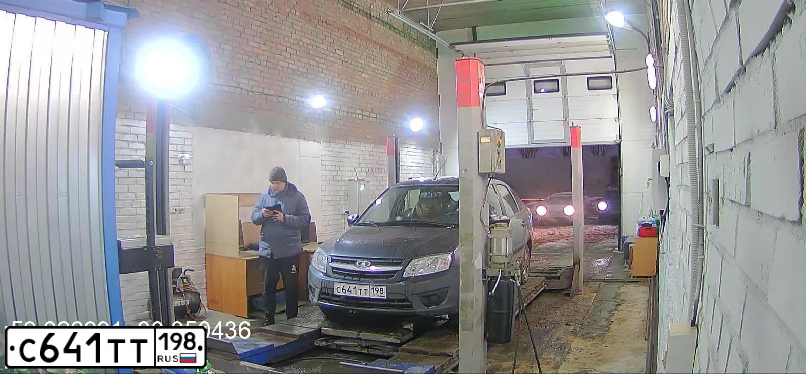 Фото автомобиля LADA 2191 GRANTA, 2015 — госномер С641ТТ198. Цвет: СЕРЕБРИСТО-ТЕМНО-СЕРЫЙ